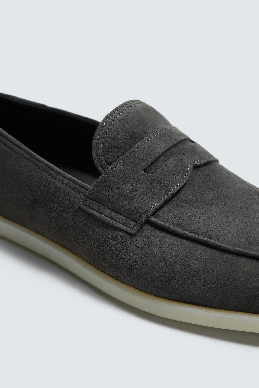 КОЖАНЫЕ ЛОФЕРЫ В ПОВСЕДНЕВНОМ СТИЛЕ