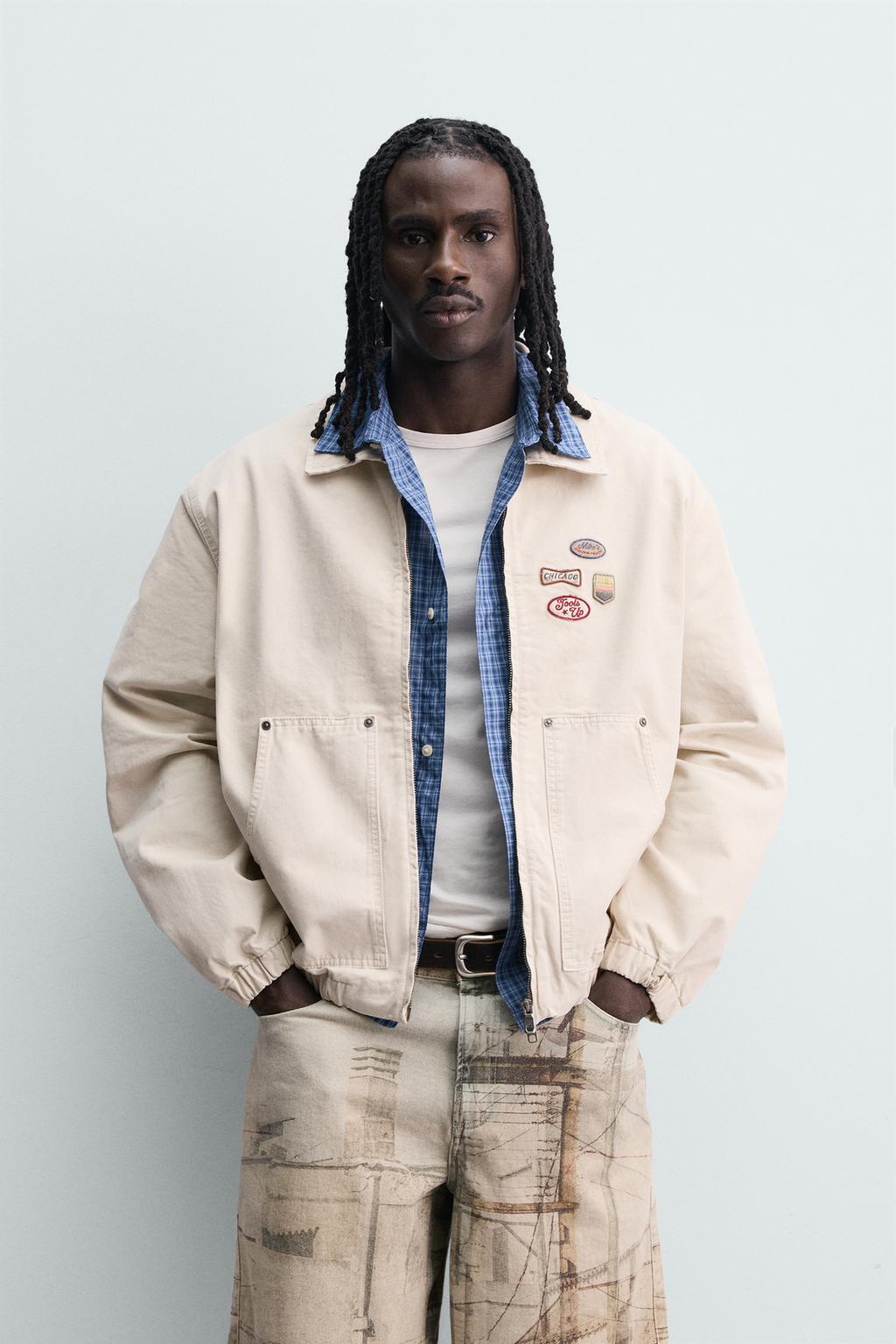 КУРТКА СВОБОДНОГО КРОЯ С НАШИВКАМИ