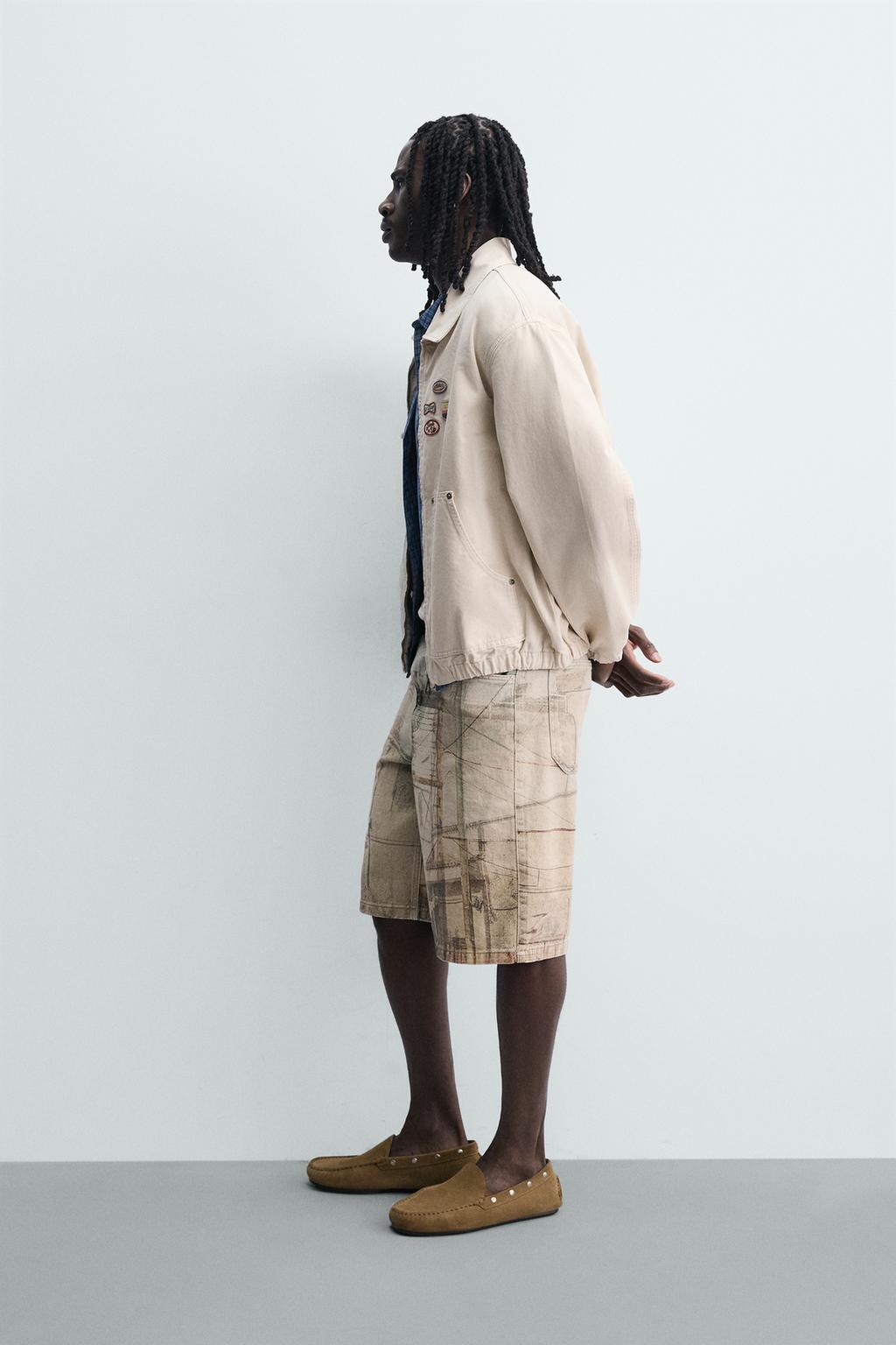 КУРТКА СВОБОДНОГО КРОЯ С НАШИВКАМИ