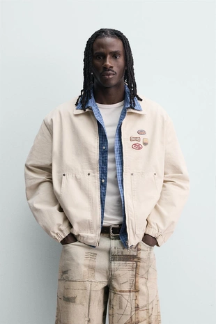 Куртка свободного кроя с нашивками- Заказать в России