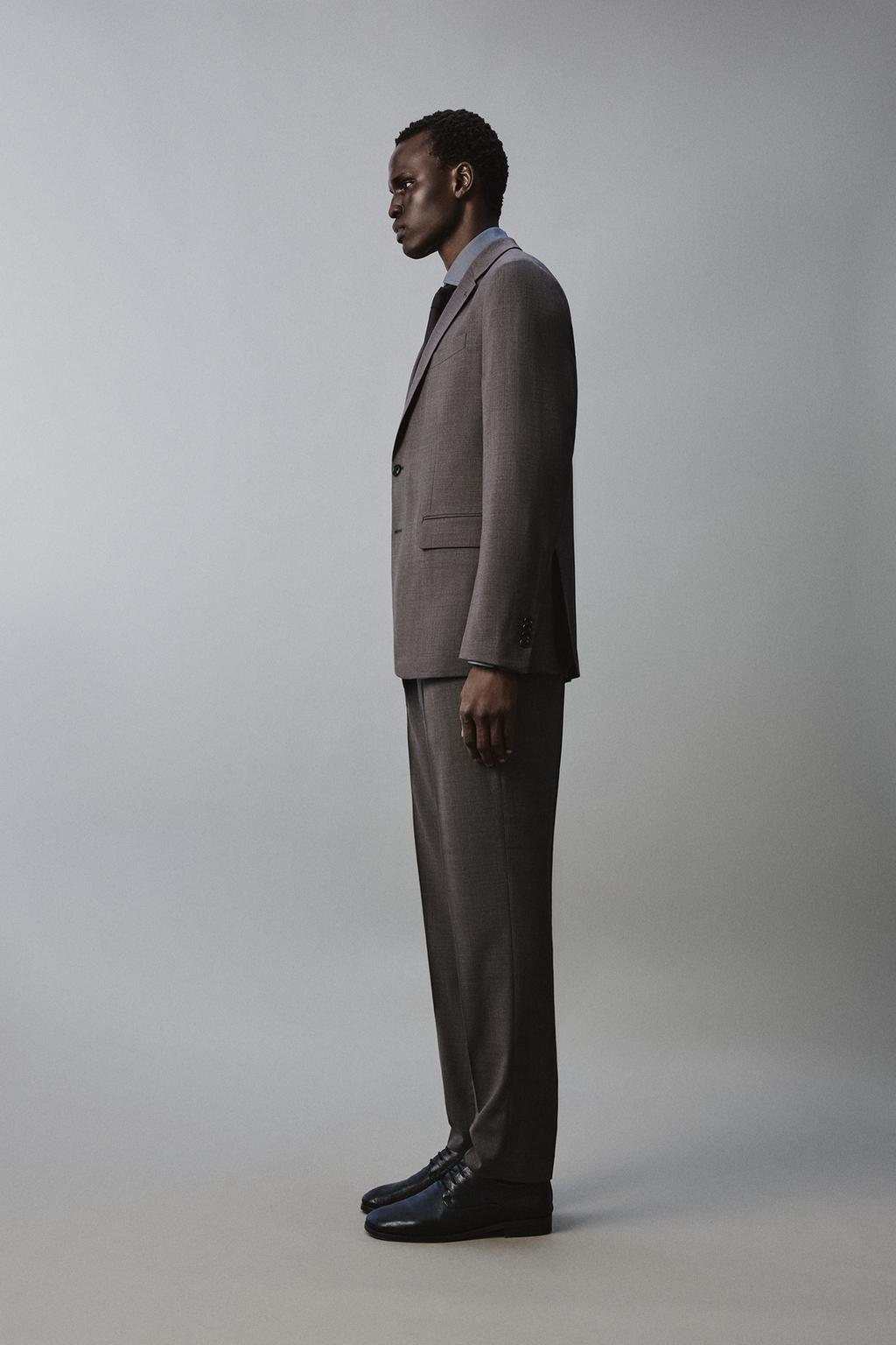 КОСТЮМНЫЙ БЛЕЙЗЕР ИЗ РЕЛЬЕФНОЙ ТКАНИ