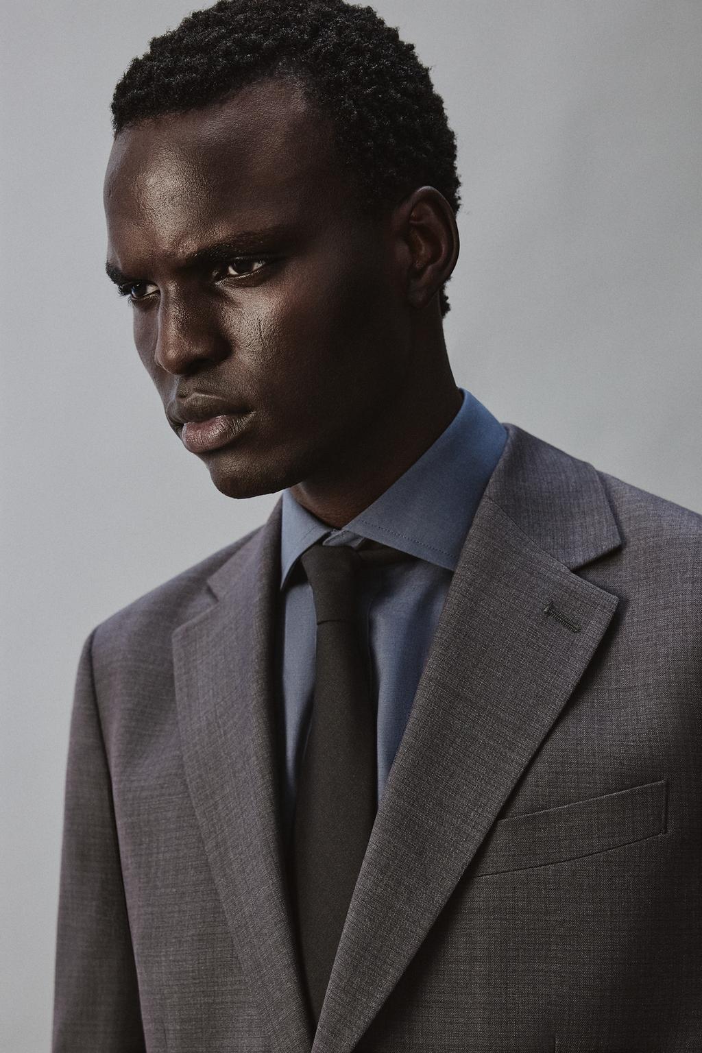 КОСТЮМНЫЙ БЛЕЙЗЕР ИЗ РЕЛЬЕФНОЙ ТКАНИ