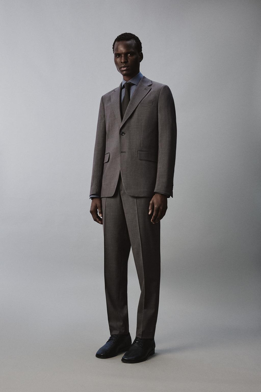 КОСТЮМНЫЙ БЛЕЙЗЕР ИЗ РЕЛЬЕФНОЙ ТКАНИ