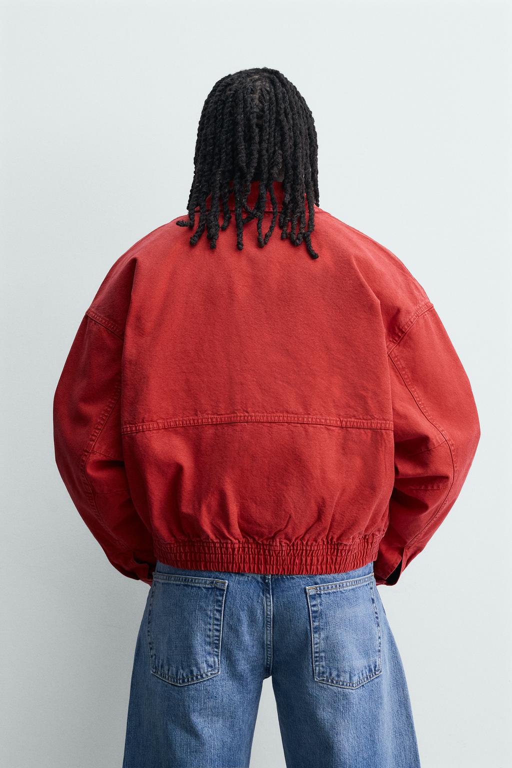 КУРТКА СВОБОДНОГО КРОЯ С НАШИВКАМИ