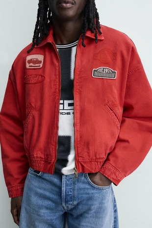 Куртка свободного кроя с нашивками- Заказать в России