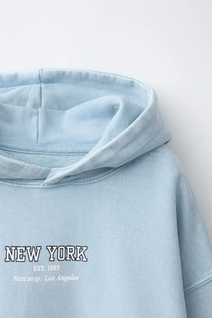 Худи с капюшоном и надписью из ткани с эффектом потертости- Заказать в России