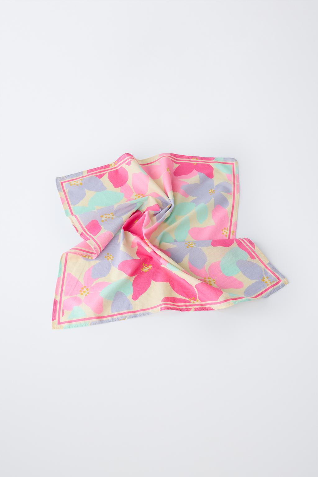 БАНДАНА С ЦВЕТОЧНЫМ ПРИНТОМ