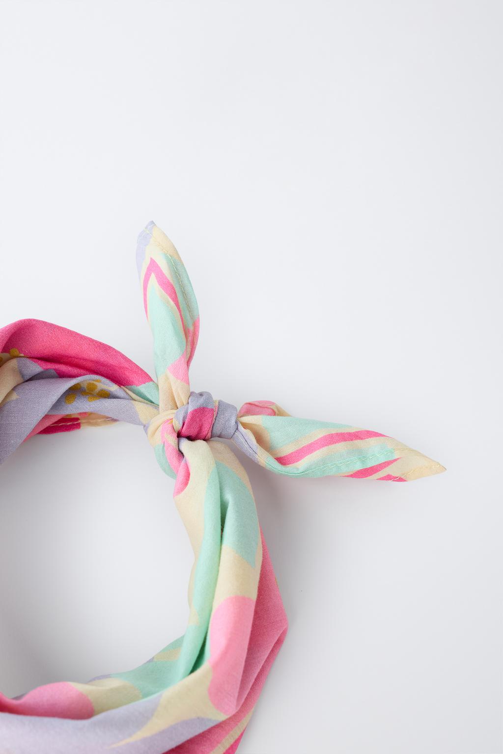 БАНДАНА С ЦВЕТОЧНЫМ ПРИНТОМ