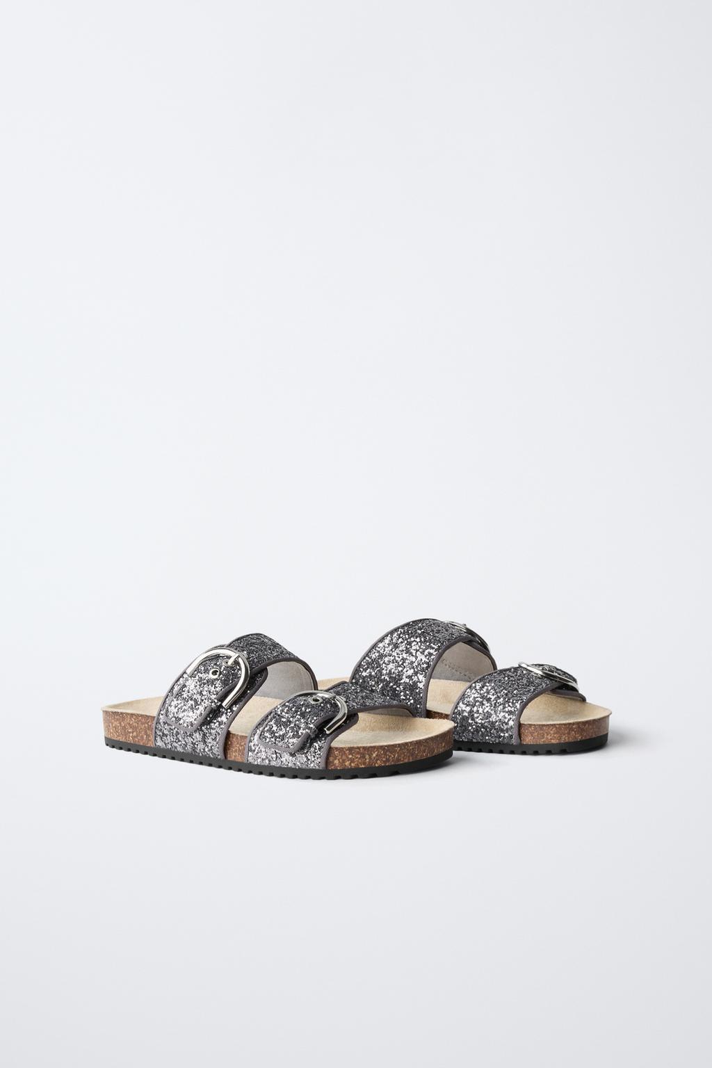 САНДАЛИИ С ПРЯЖКАМИ И БЛЕСТКАМИ