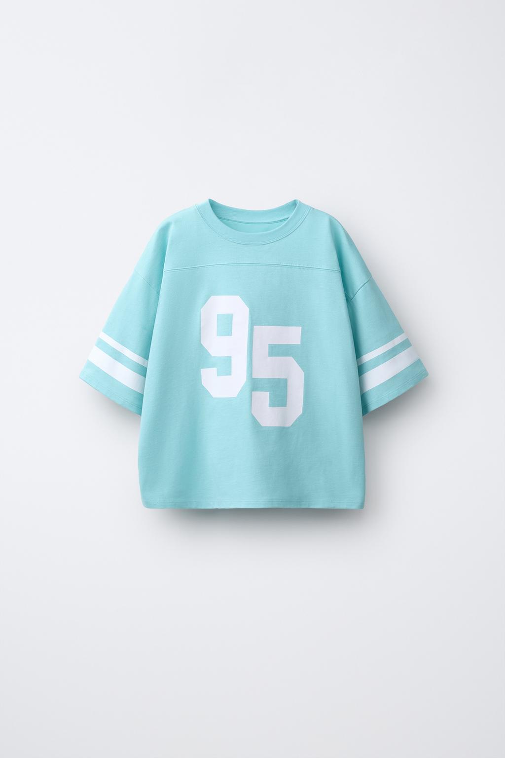 ЛОНГСЛИВ С ЦИФРОВЫМ ПРИНТОМ И ПОЛОСКАМИ