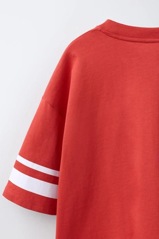 Лонгслив с цифрой и полосками