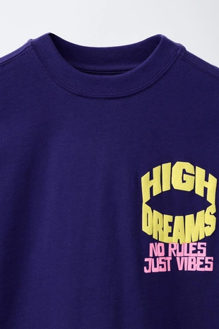 Футболка с рельефным принтом- Заказать в России