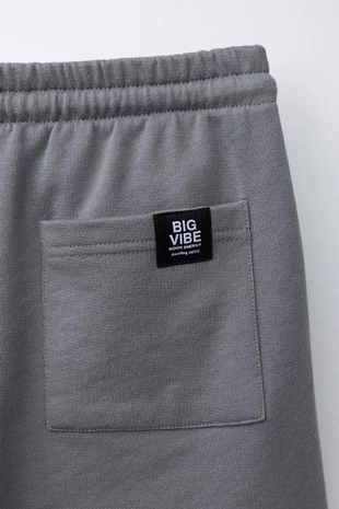 Шорты-бермуды с принтом «граффити»- Заказать в России