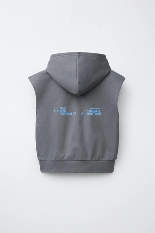 Толстовка без рукавов с капюшоном и принтом граффити- Заказать в России