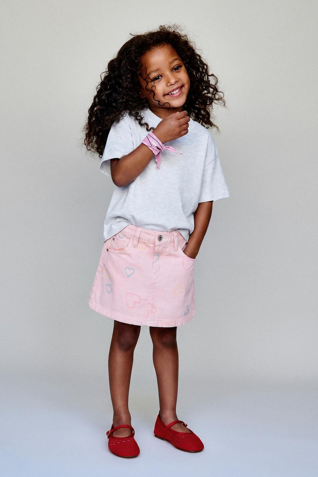 ЮБКА ИЗ ТВИЛА С ВЫШИТЫМИ СЕРДЕЧКАМИ