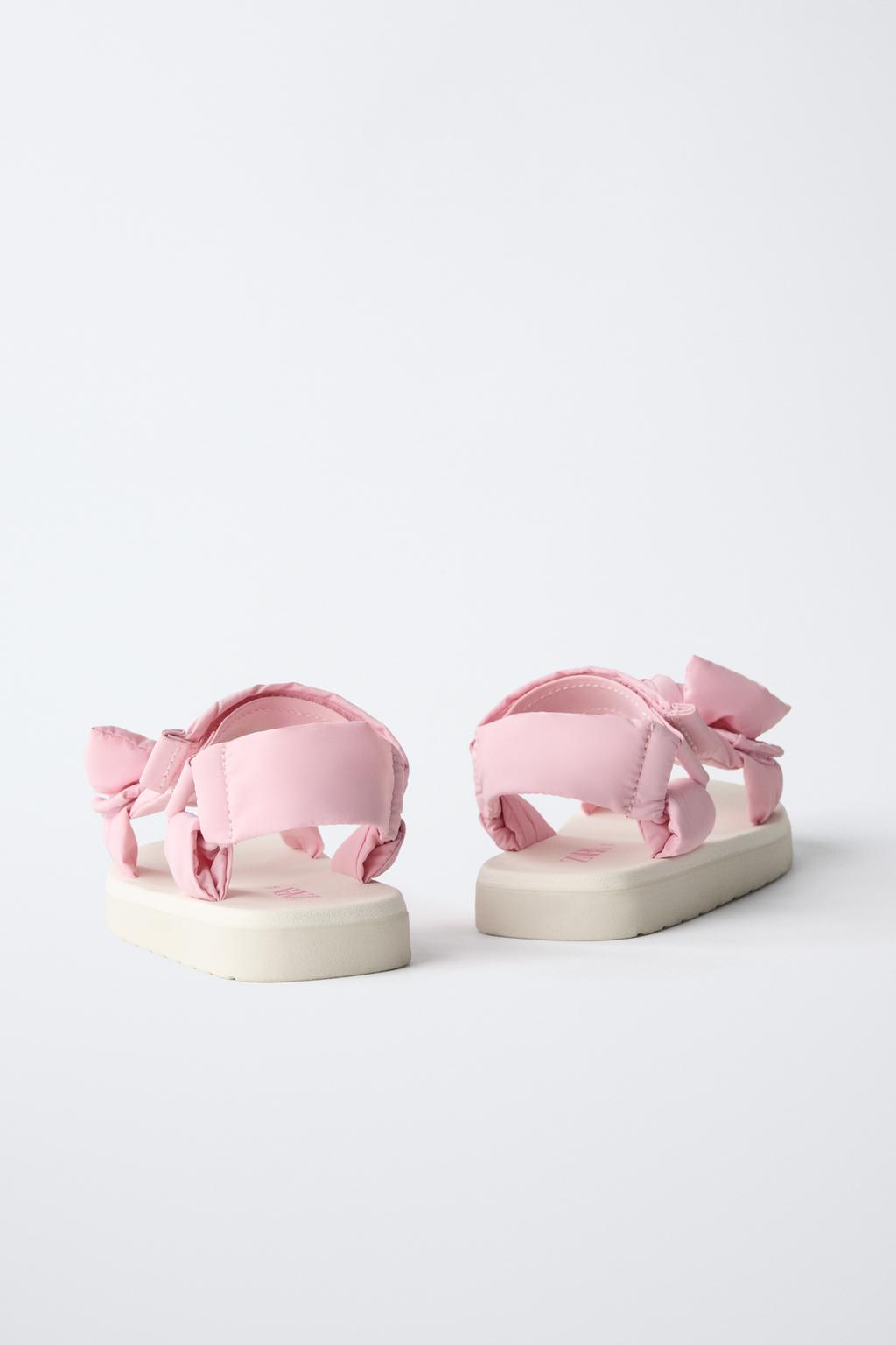 САНДАЛИИ С БАНТОМ И УПЛОТНЕННЫМИ РЕМЕШКАМИ