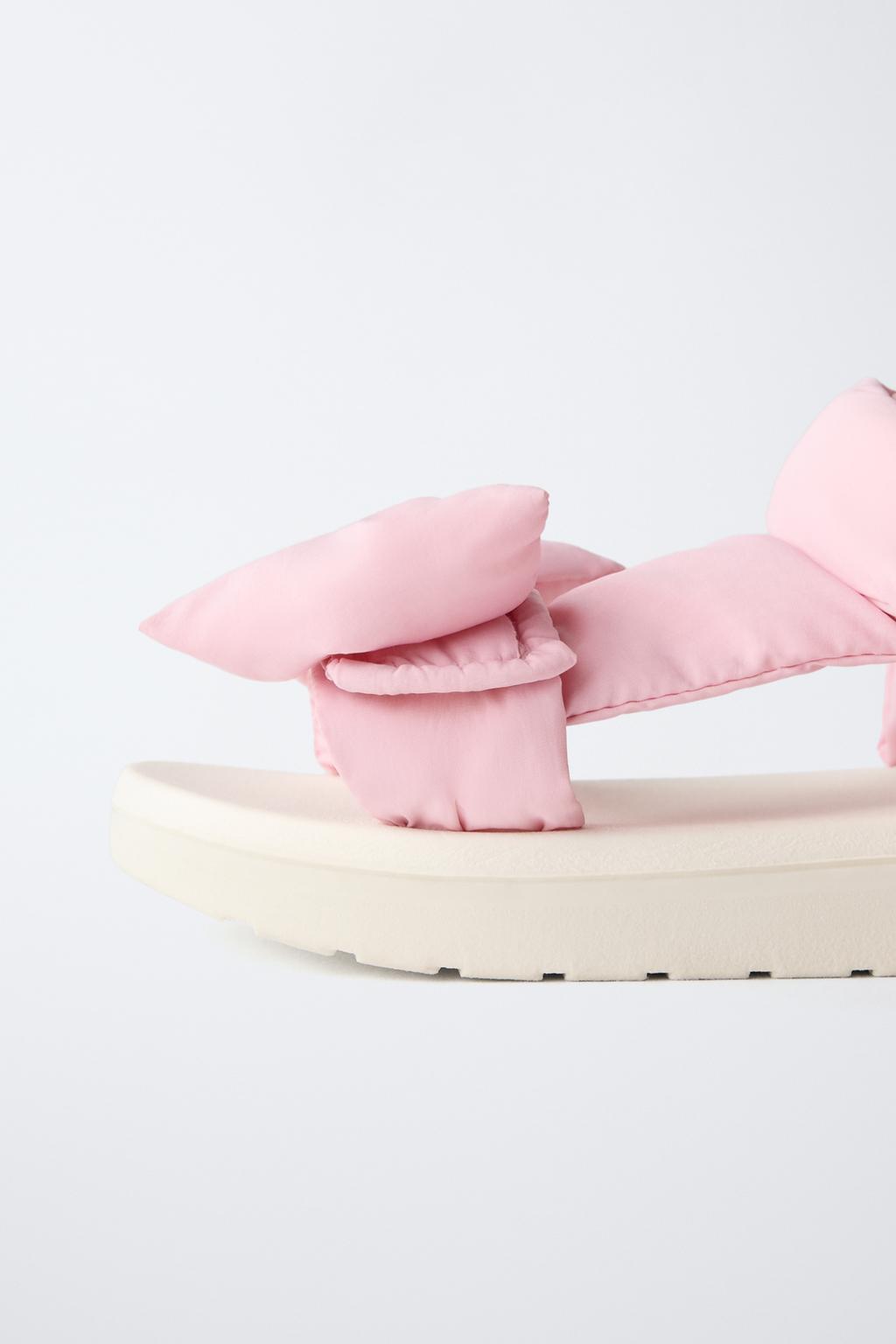 САНДАЛИИ С БАНТОМ И УПЛОТНЕННЫМИ РЕМЕШКАМИ