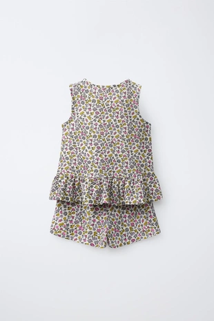 Комплект из футболки и шортов с цветочным принтом