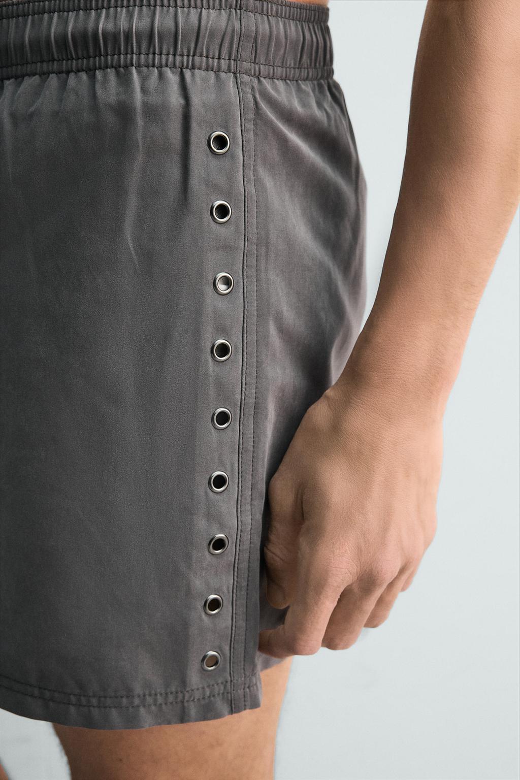 ПЛАВКИ С МЕТАЛЛИЧЕСКИМИ ЛЮВЕРСАМИ