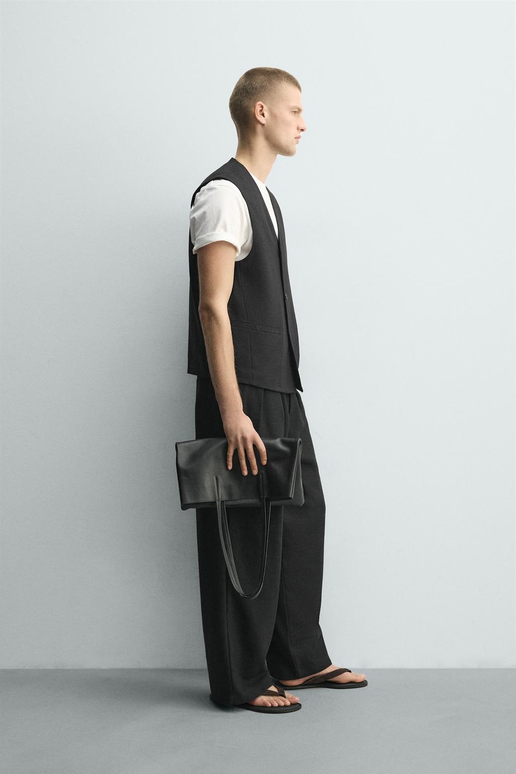 ЖИЛЕТ ИЗ СМЕСОВОГО ЛЬНА И ШЕРСТИ