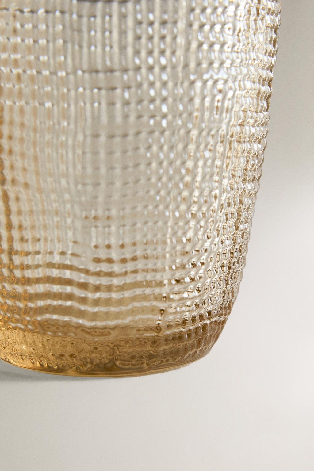 Стакан из стекла с рельефным узором