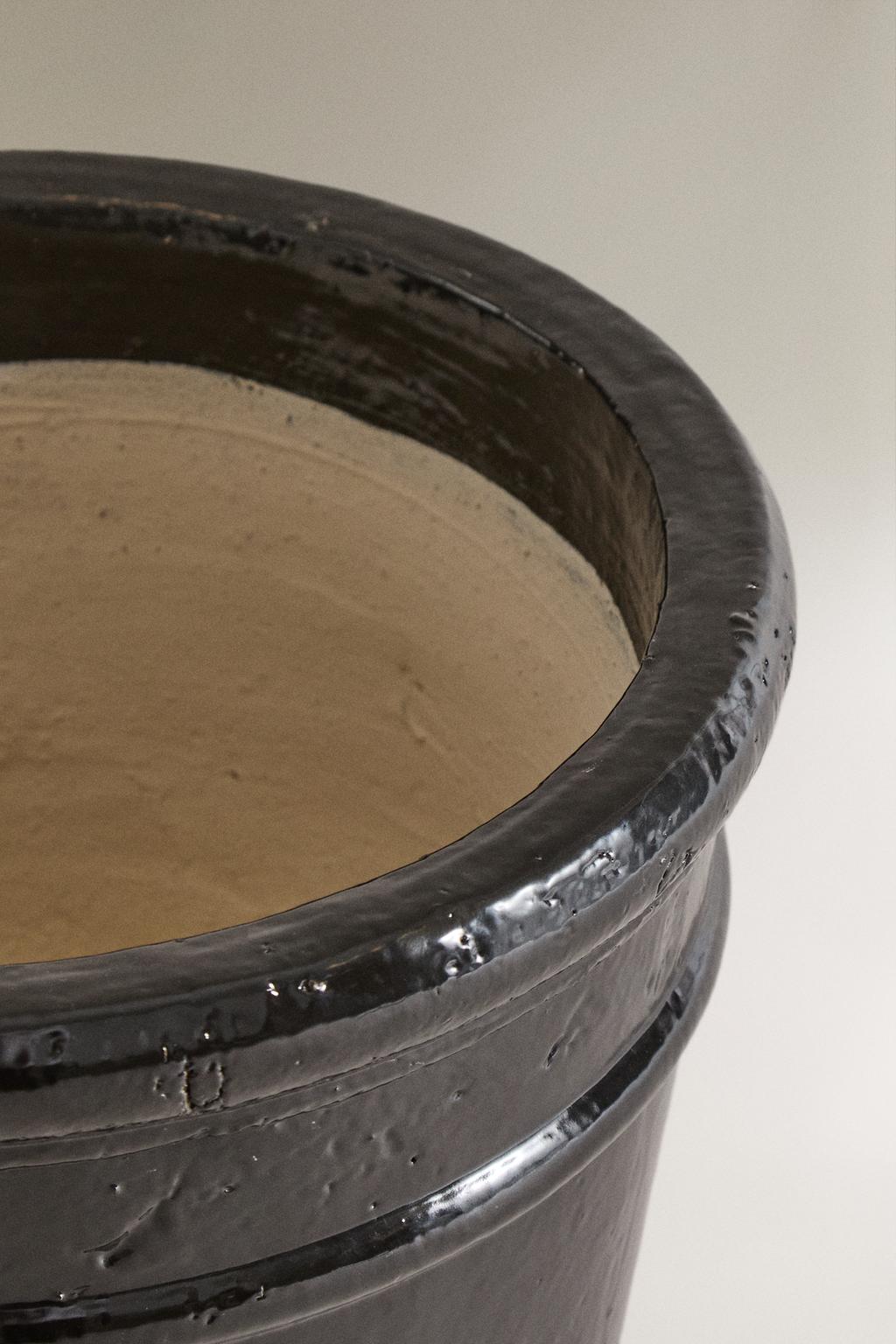 Керамический горшок для сада