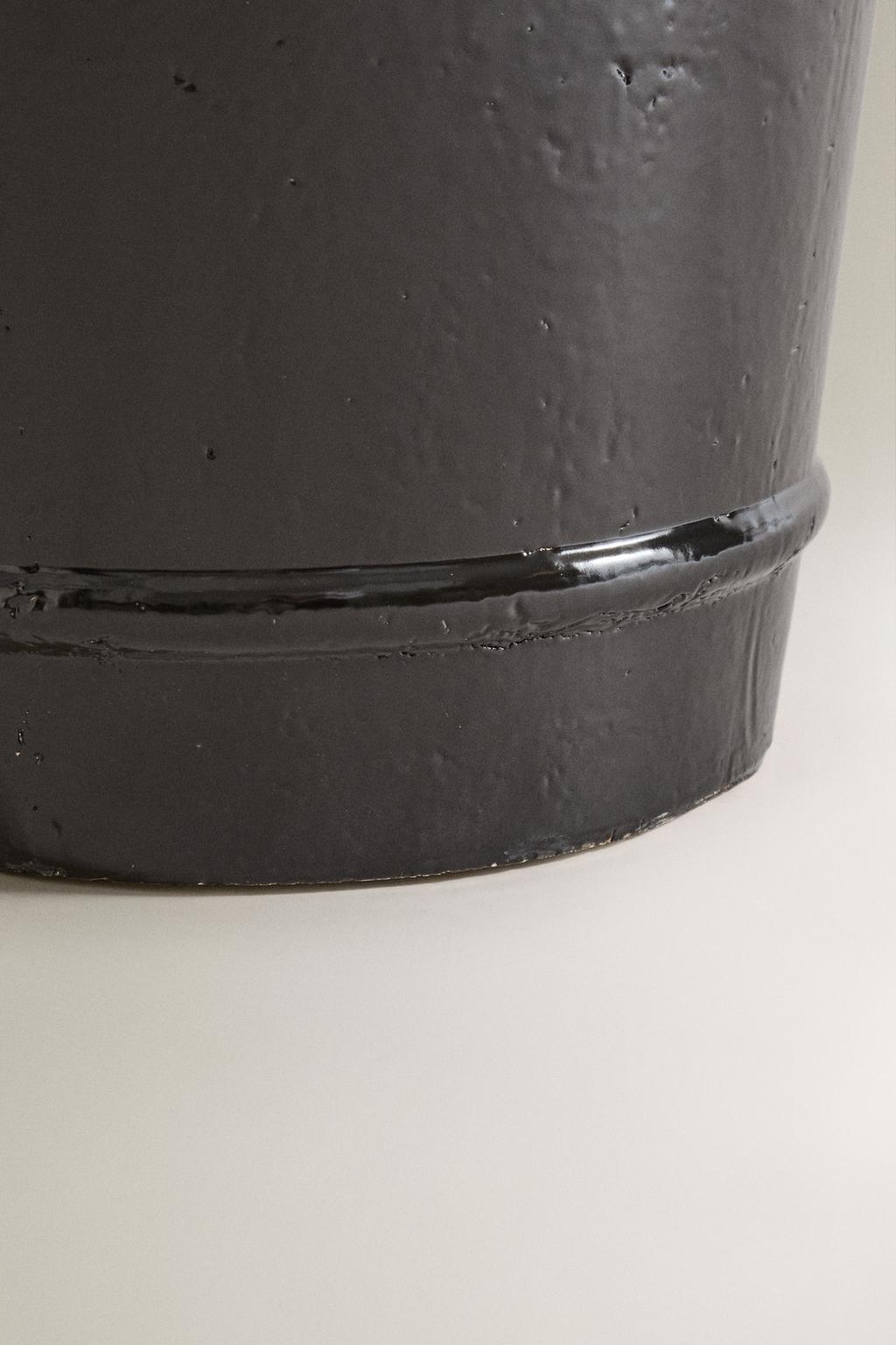 Керамический горшок для сада