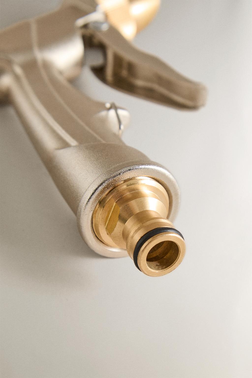 Многофункциональный садовый поливатель