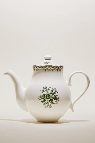 Фарфоровый чайник с цветочным узором- Заказать в России
