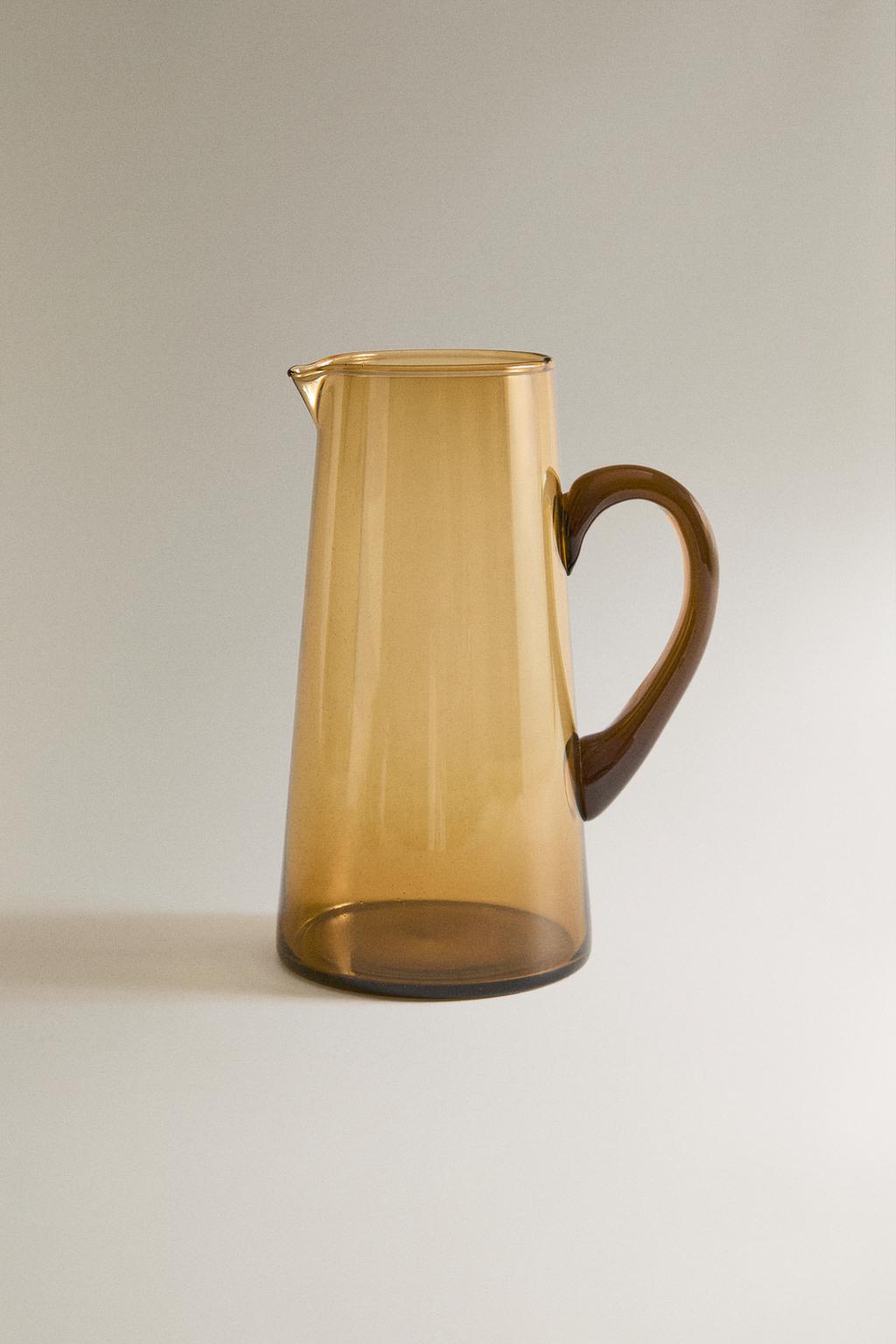 Стеклянная кувшин с эффектом пузырьков