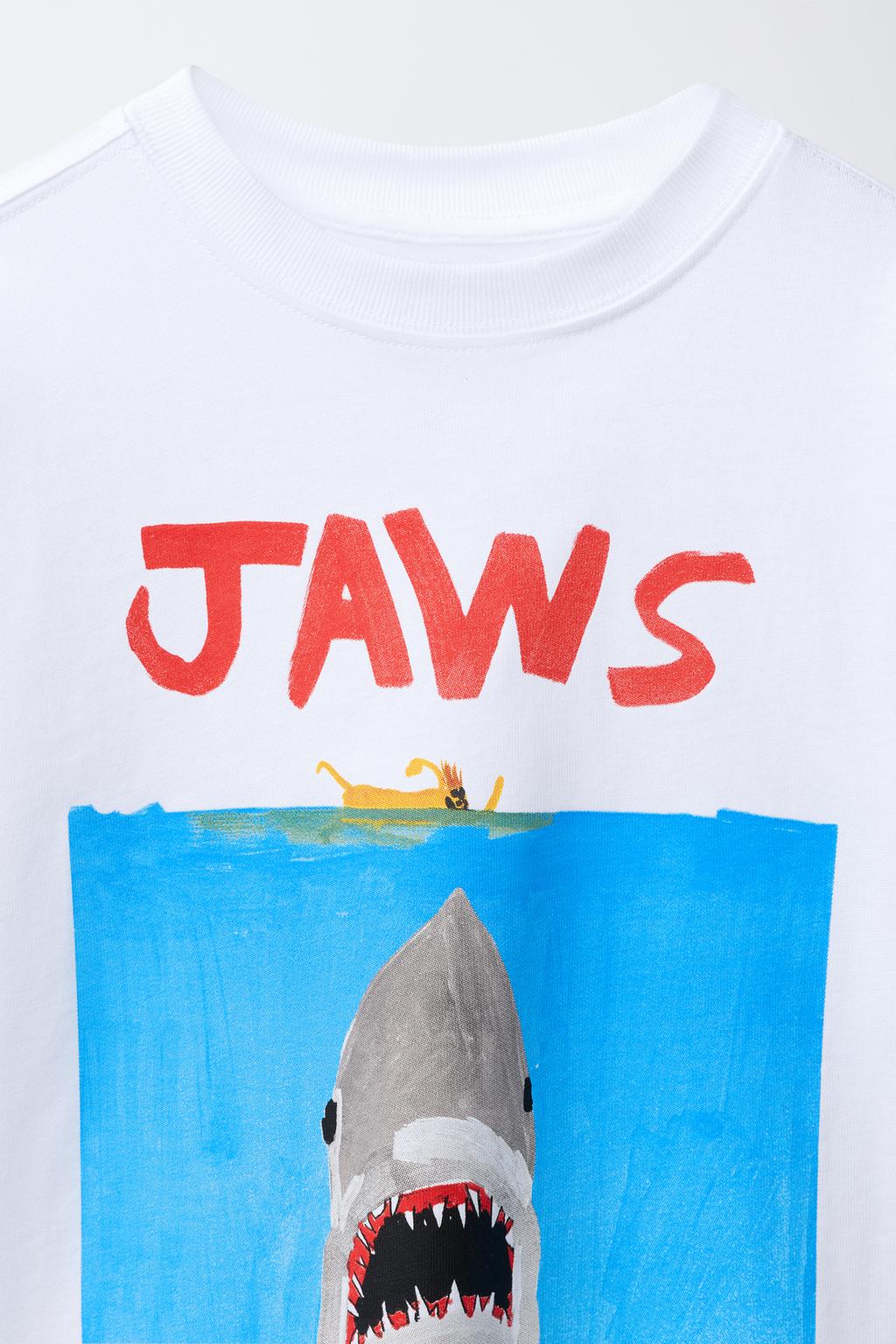 ФУТБОЛКА С ИЛЛЮСТРАЦИЕЙ JAWS© X DYLAN´S T-SHIRT CLUB X ZARA