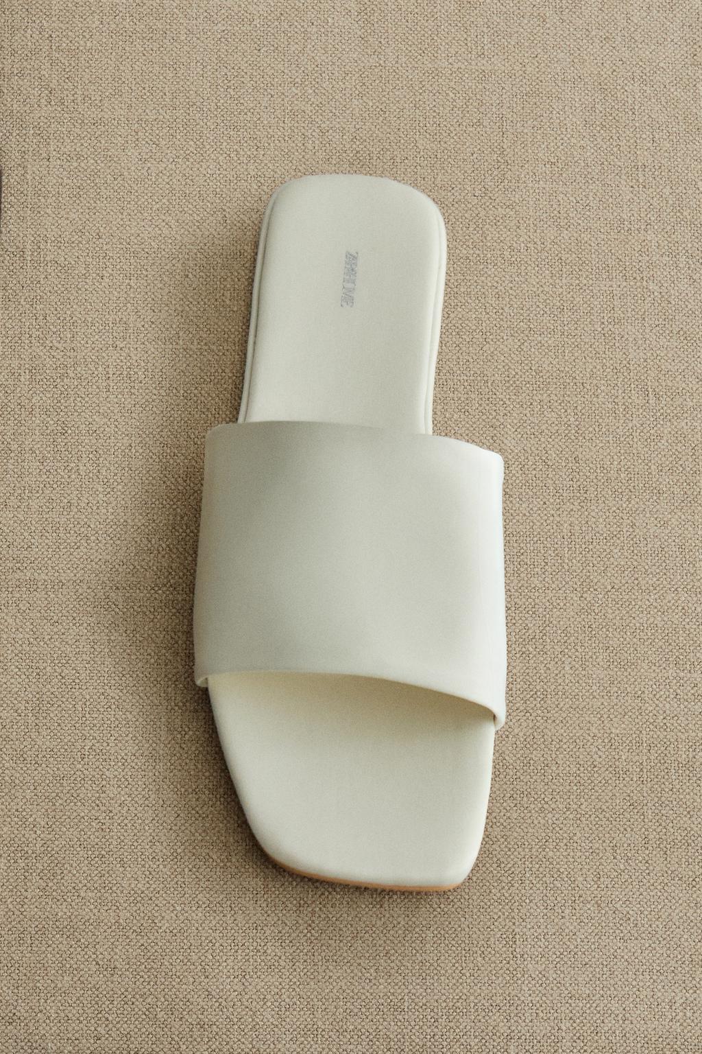 Туфли на шпильке из атласа