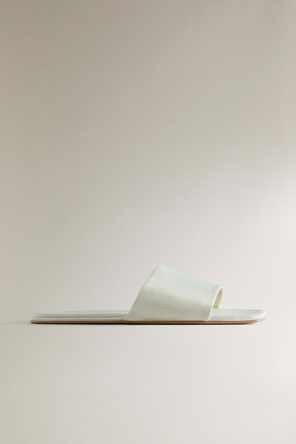 Туфли на шпильке из атласа