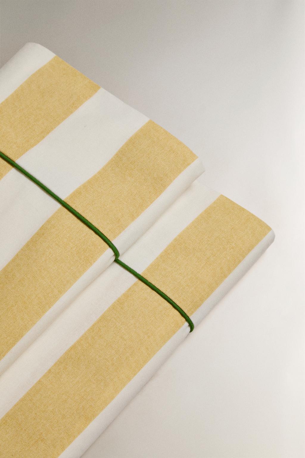 Полотенце на резинке из мятого хлопка в полоску