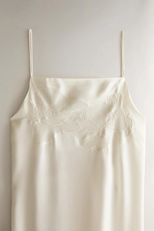 Длинное ночное платье из атласа- Заказать в России