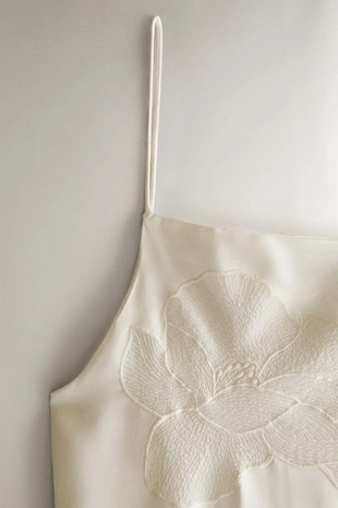 Длинное ночное платье из атласа- Заказать в России