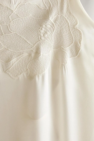 Длинное ночное платье из атласа- Заказать в России