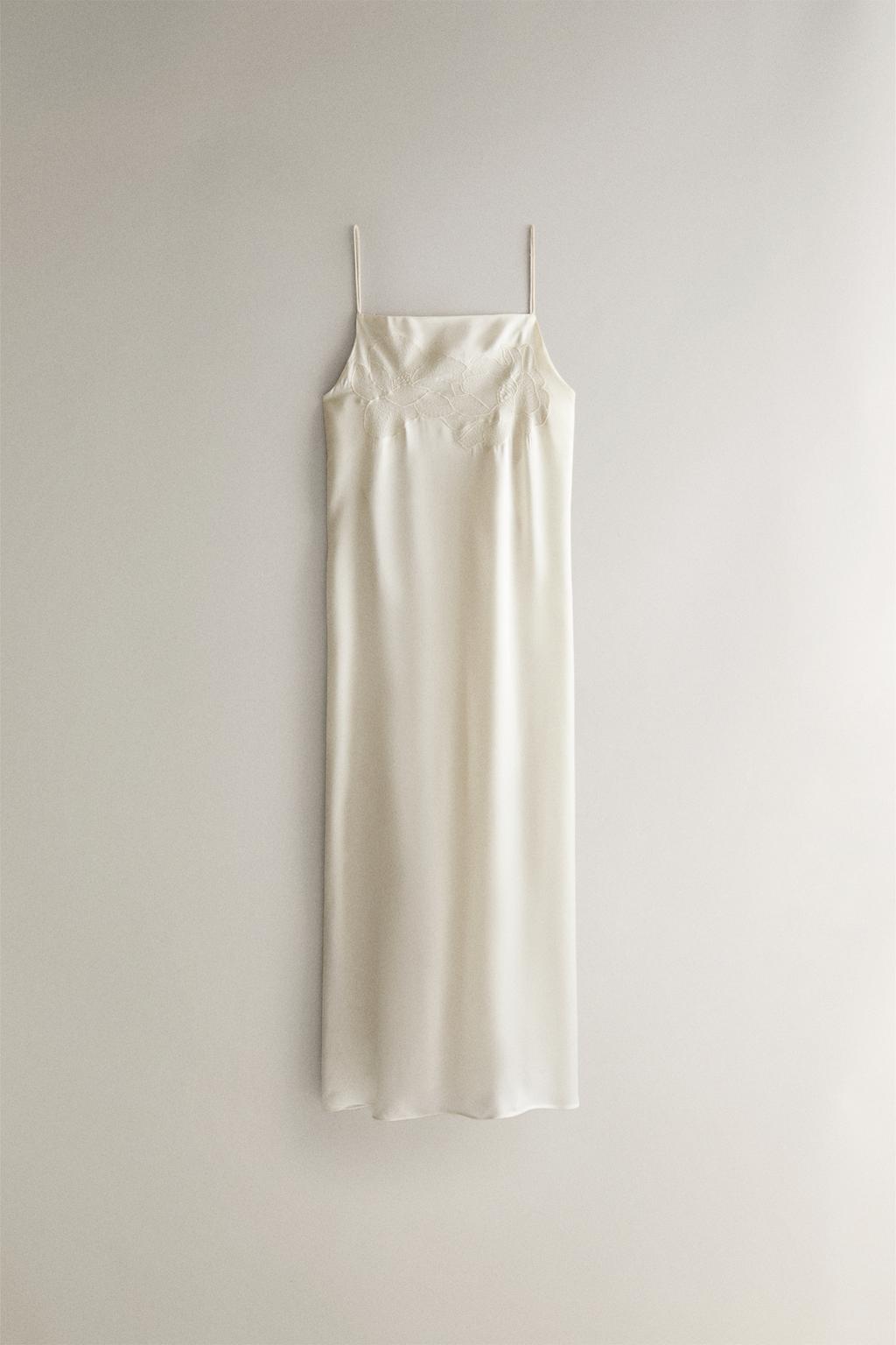 Длинное ночное платье из атласа