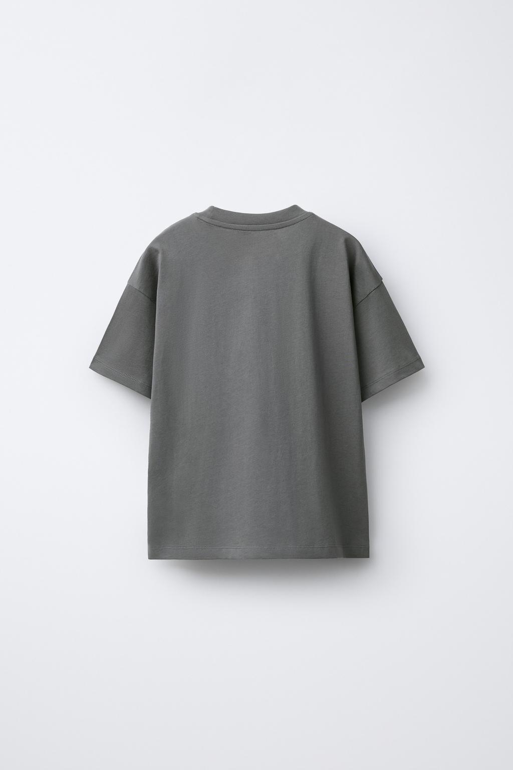 ФУТБОЛКА С РЕЛЬЕФНЫМ ТЕКСТОВЫМ ПРИНТОМ