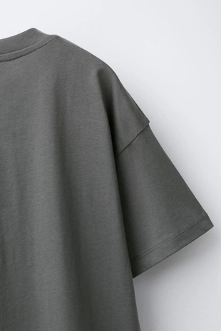 Футболка с рельефным текстовым принтом- Заказать в России