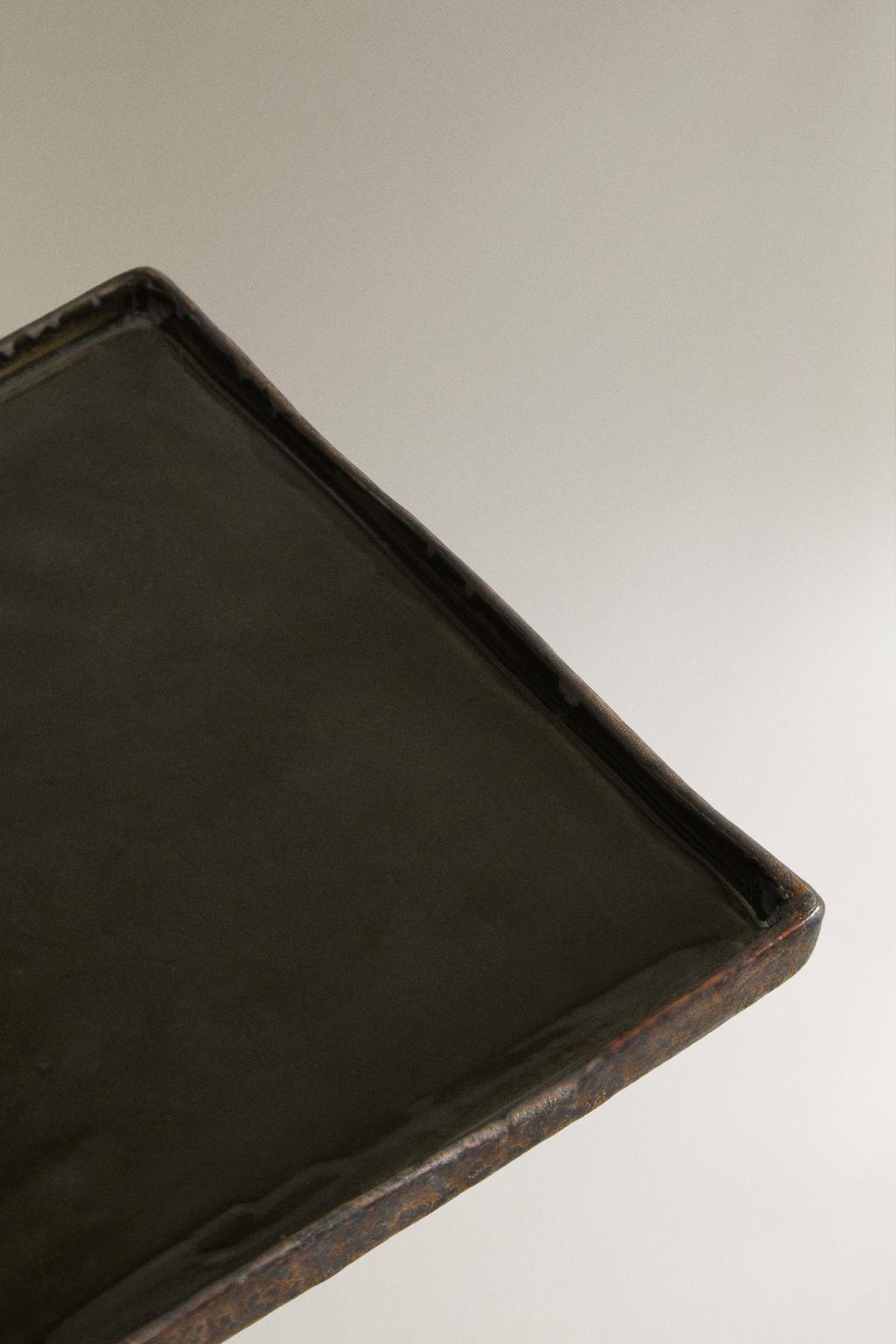 Черный керамический поднос