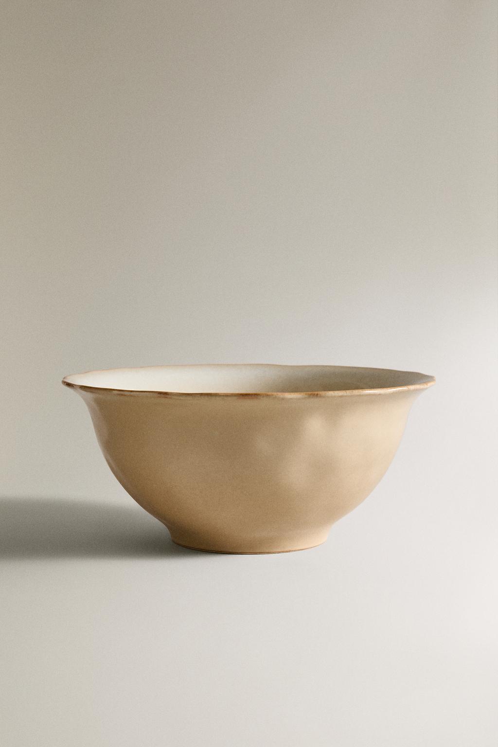 Салатник из керамики с неровным краем