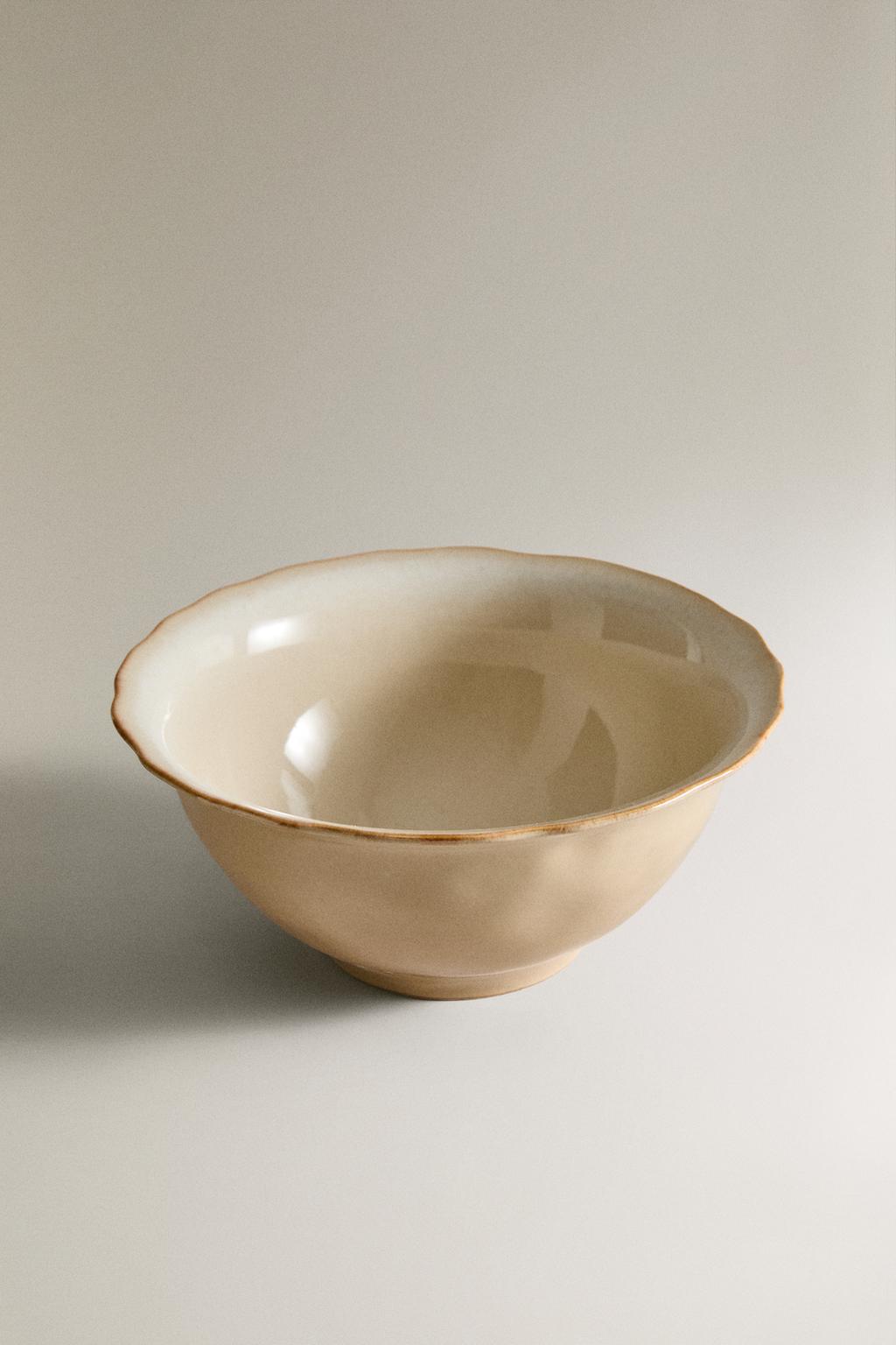 Салатник из керамики с неровным краем