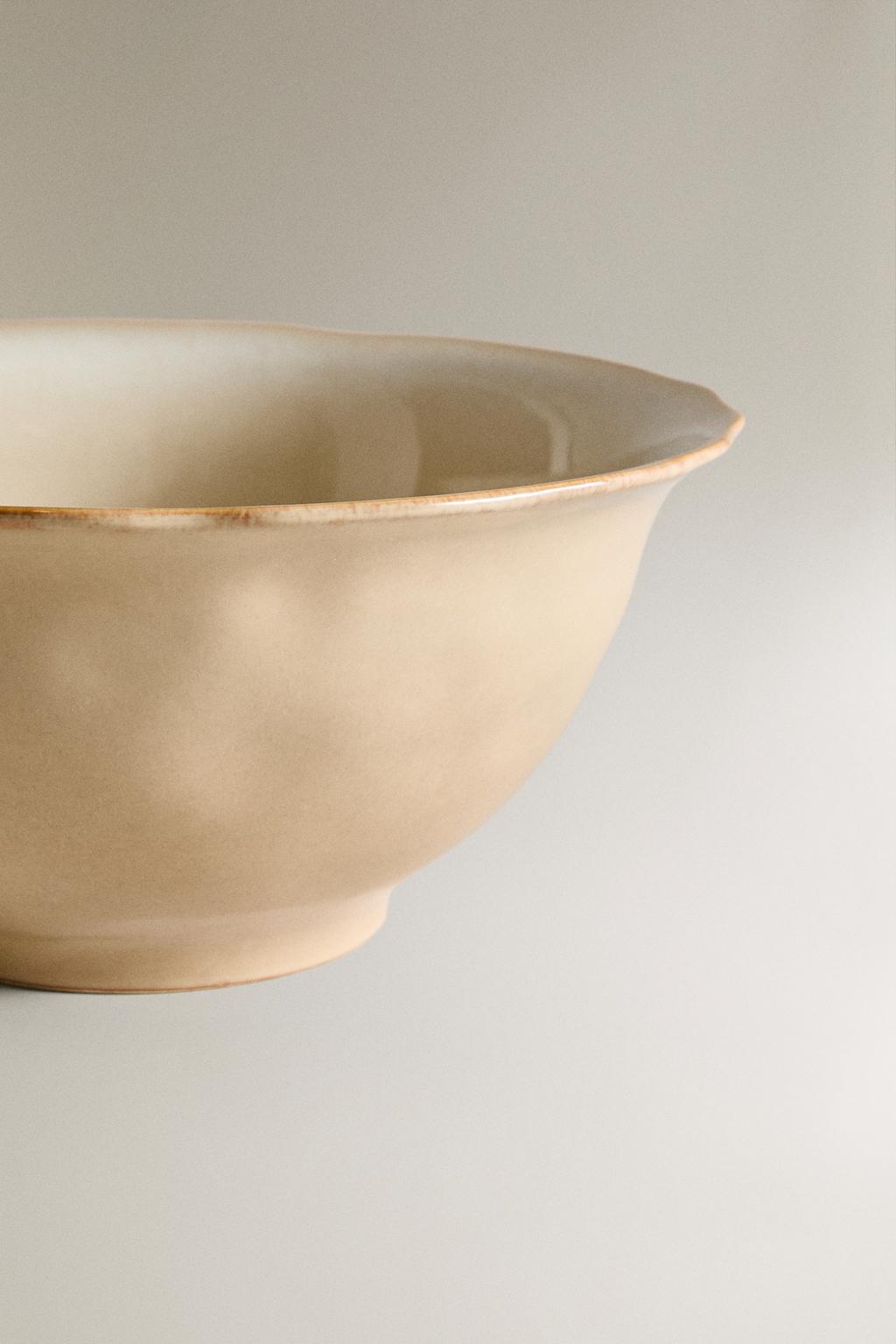 Салатник из керамики с неровным краем