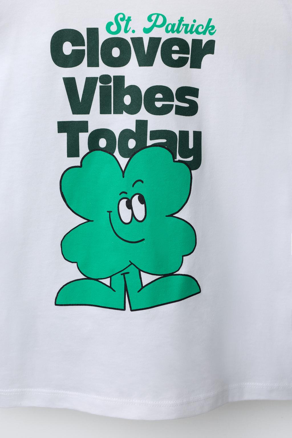 ФУТБОЛКА С ПРИНТОМ ТЕКСТА И ТРИЛИСТНИКА