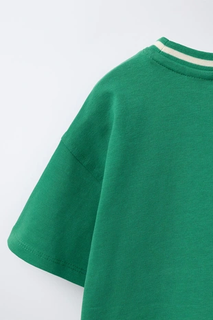 Футболка с надписью и трилистником- Заказать в России