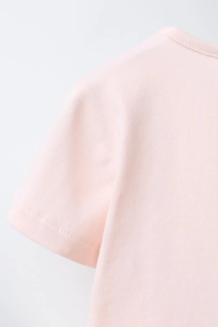 Футболка с вышивкой в виде вырезанных сердец- Заказать в России