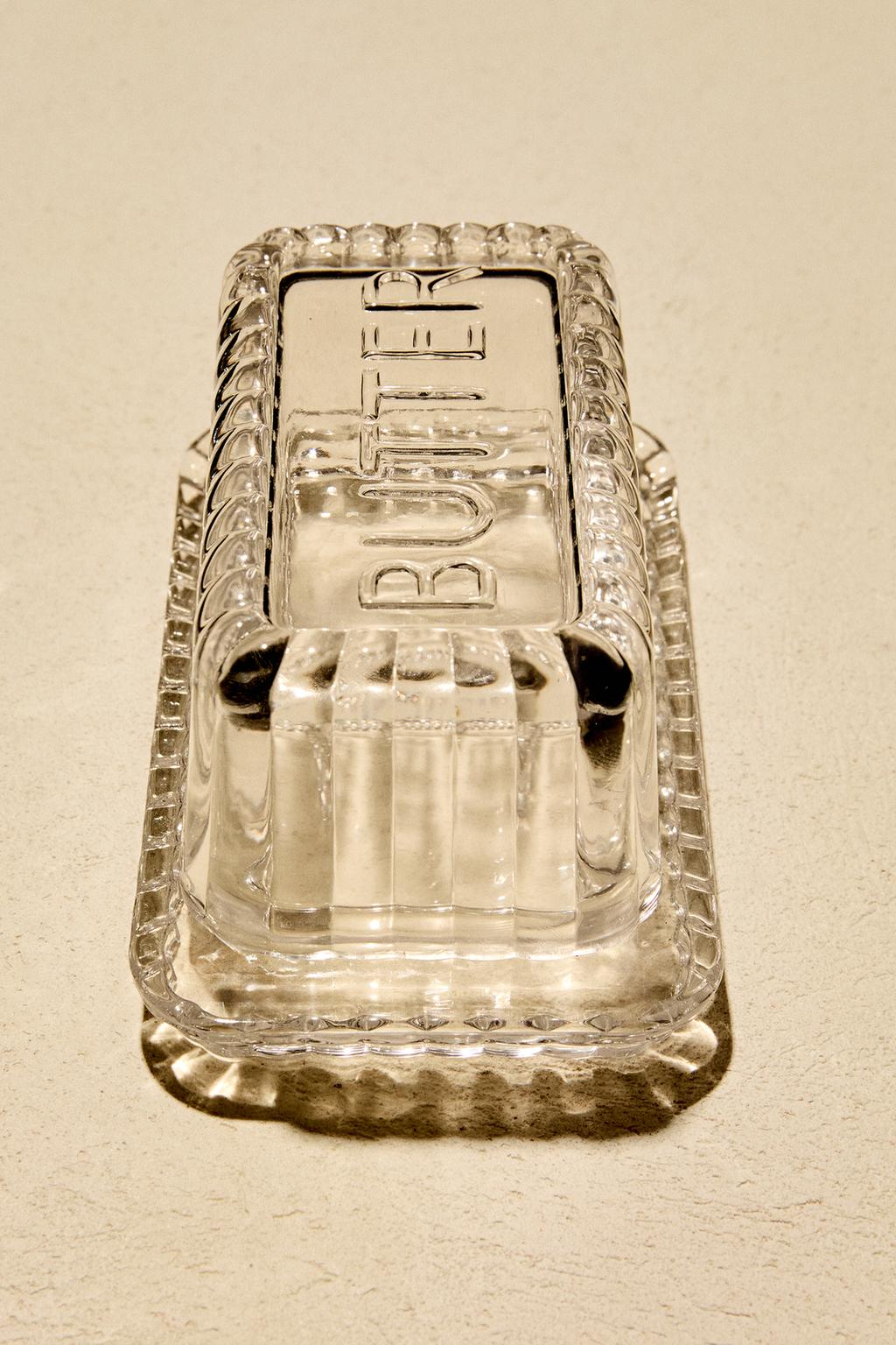 Прозрачная масляница с полосатым дизайном