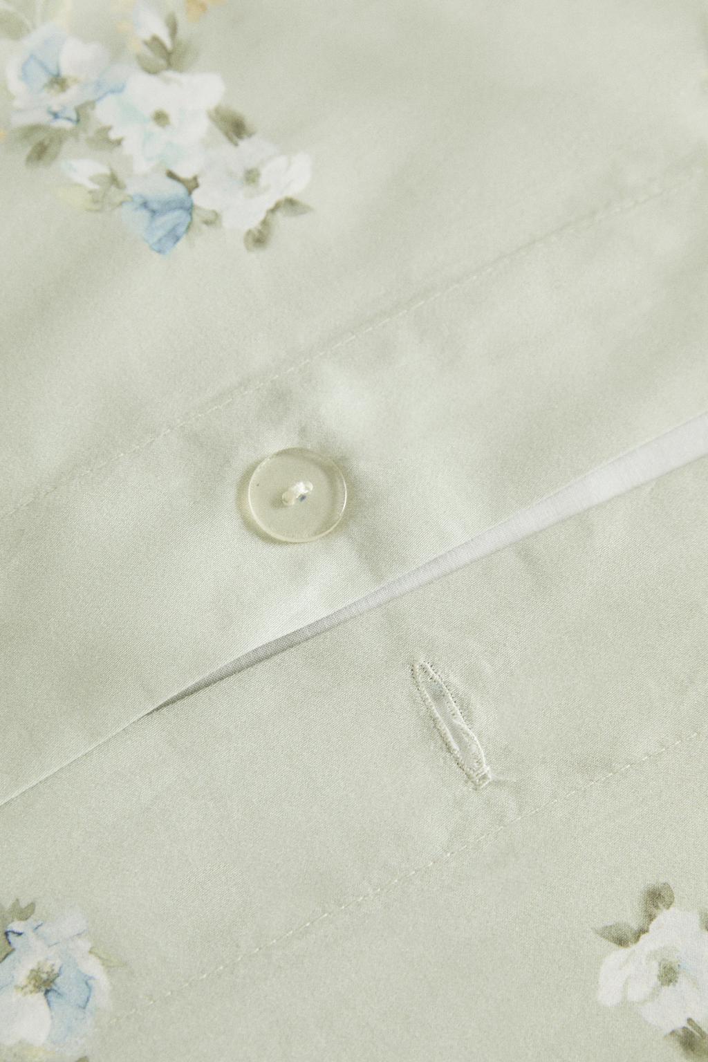 Покрывало из сатина с диким цветочным узором