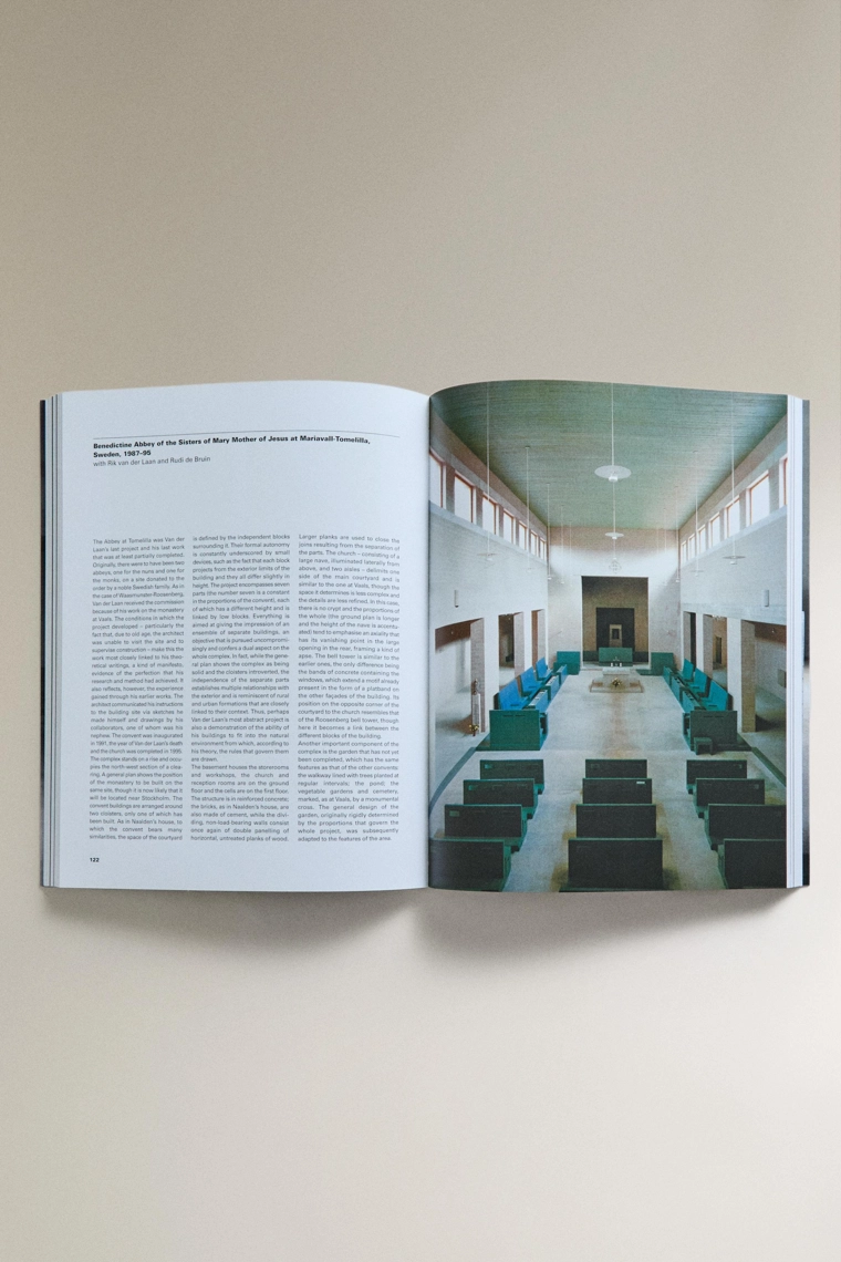 Книжная полка